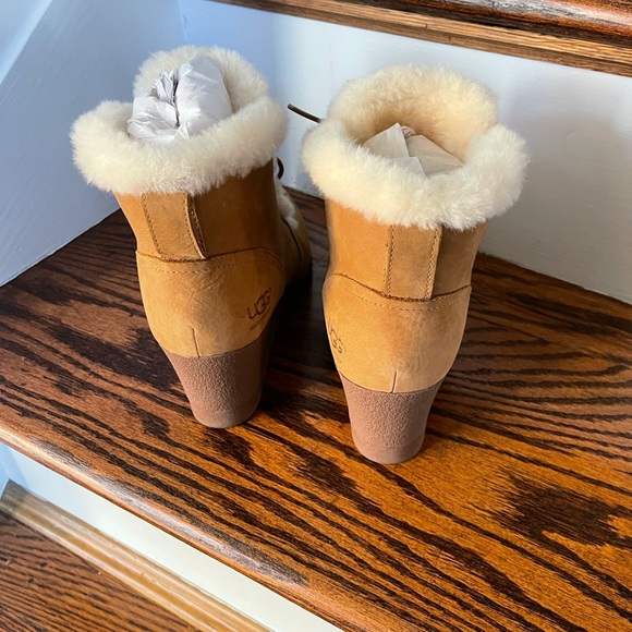 COPY - UGG Women's W Jeovana Fashion Boot; Size 8 M; Color - Chestnut - Picture 6 of 8